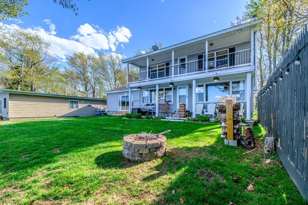 26 Lester Lane Burnham ME 04922