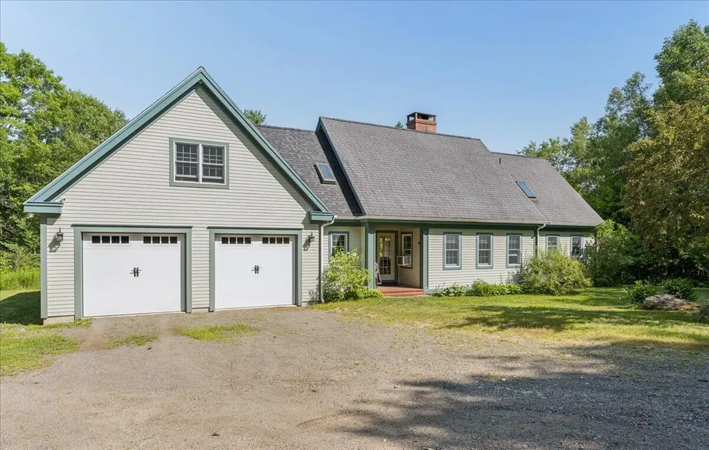 15 Castaway Drive Orland ME 04472
