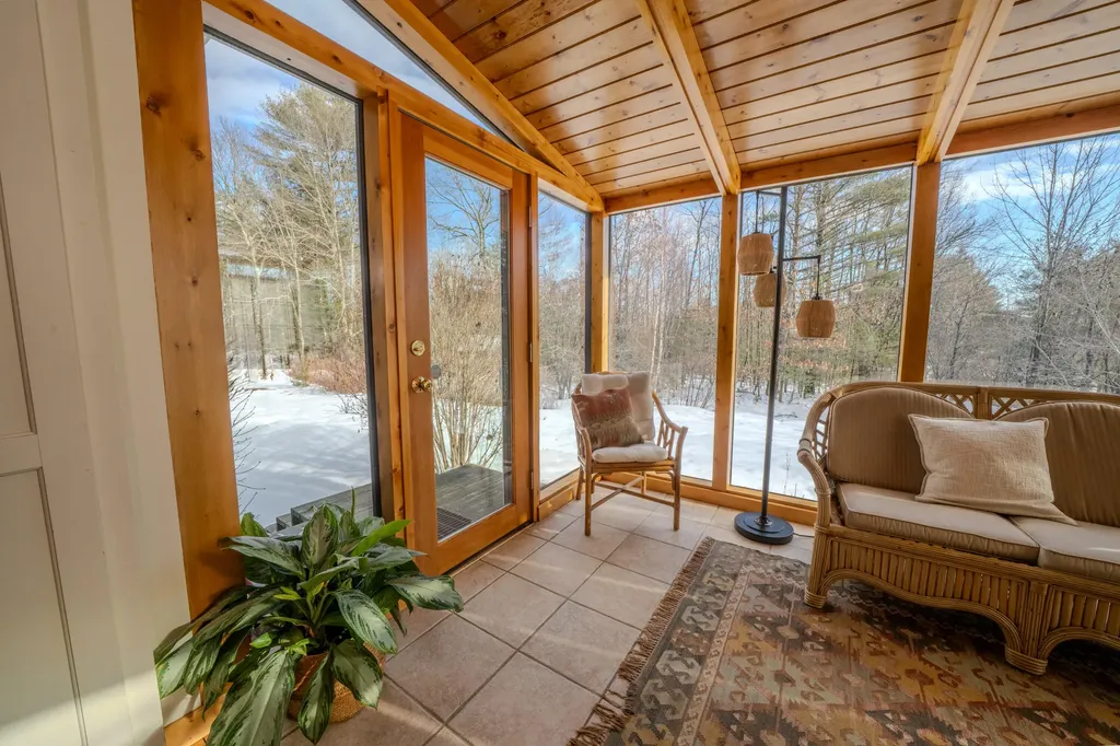 15 Castaway Drive Orland ME 04472