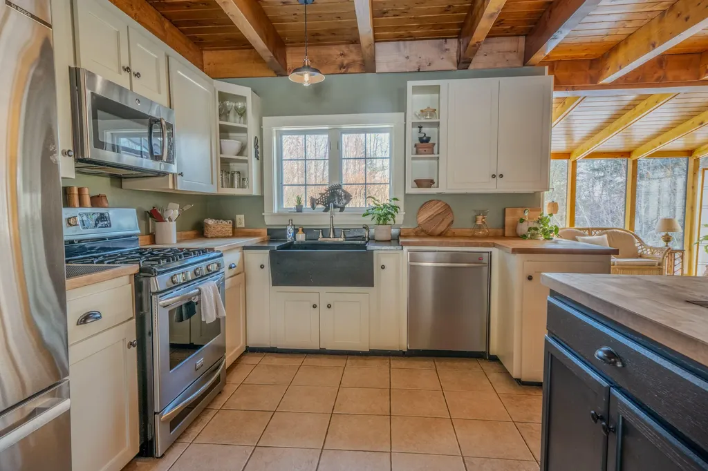 15 Castaway Drive Orland ME 04472