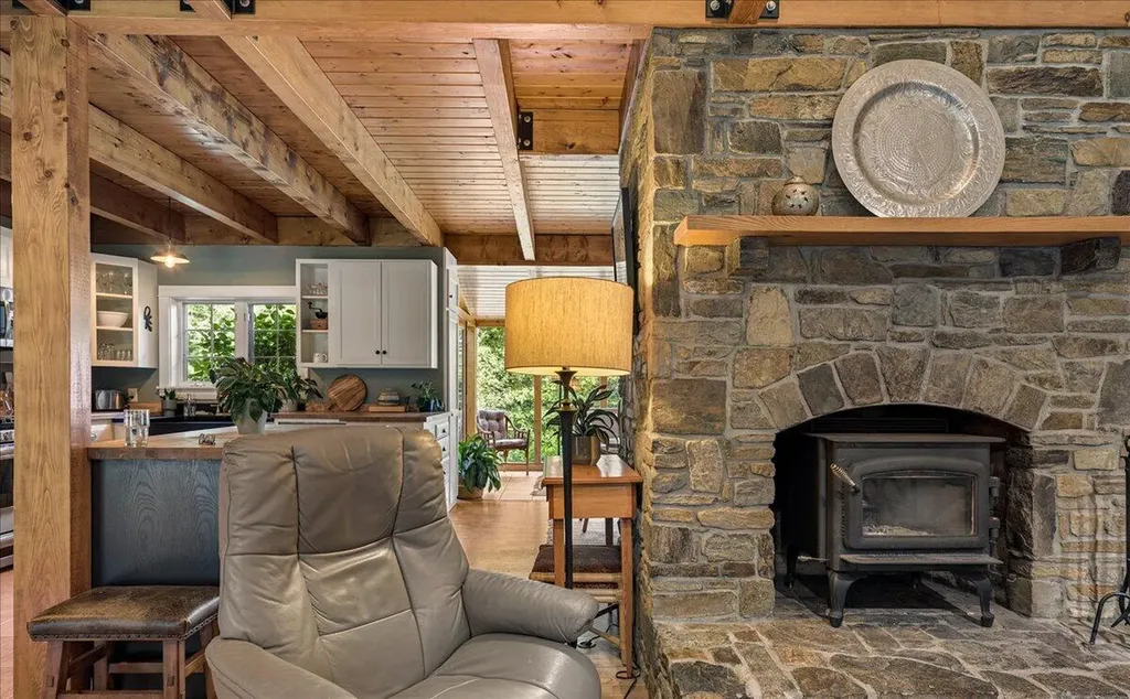 15 Castaway Drive Orland ME 04472