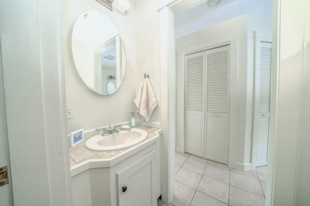 15 Castaway Drive Orland ME 04472