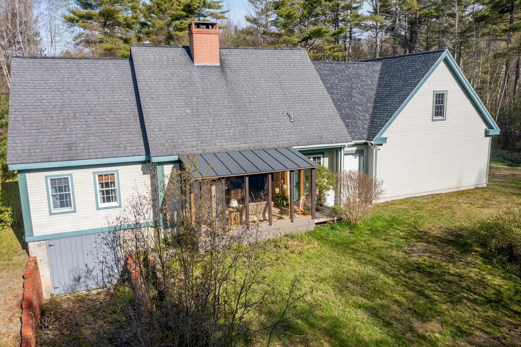 15 Castaway Drive Orland ME 04472