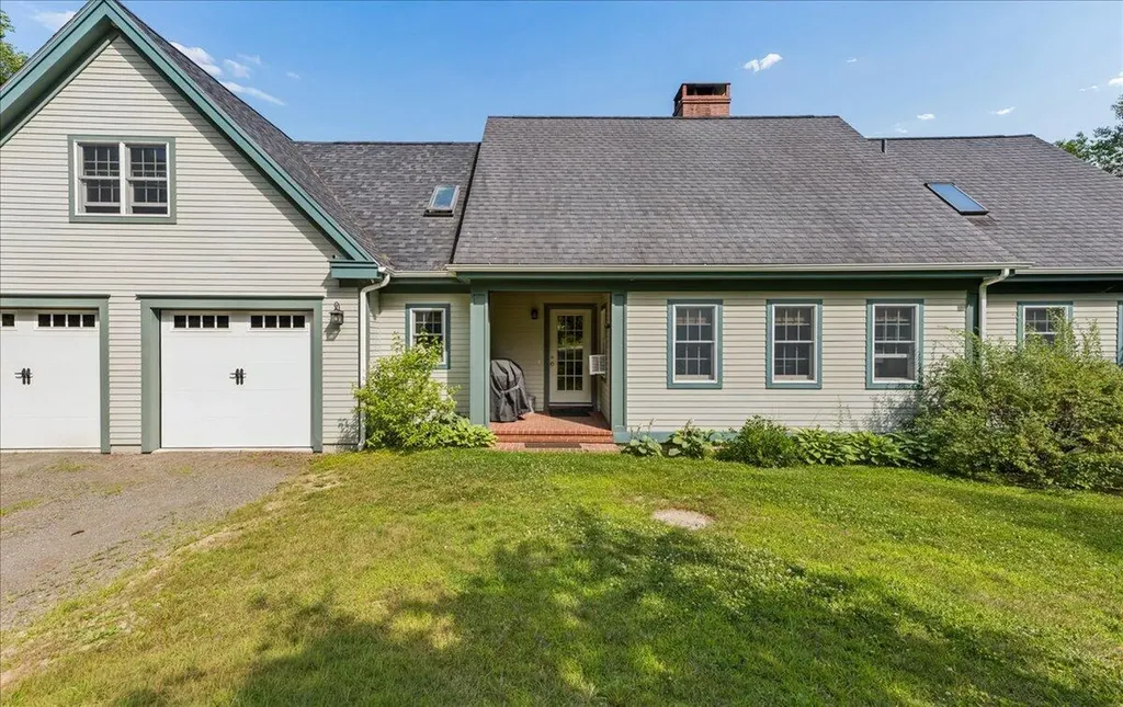 15 Castaway Drive Orland ME 04472