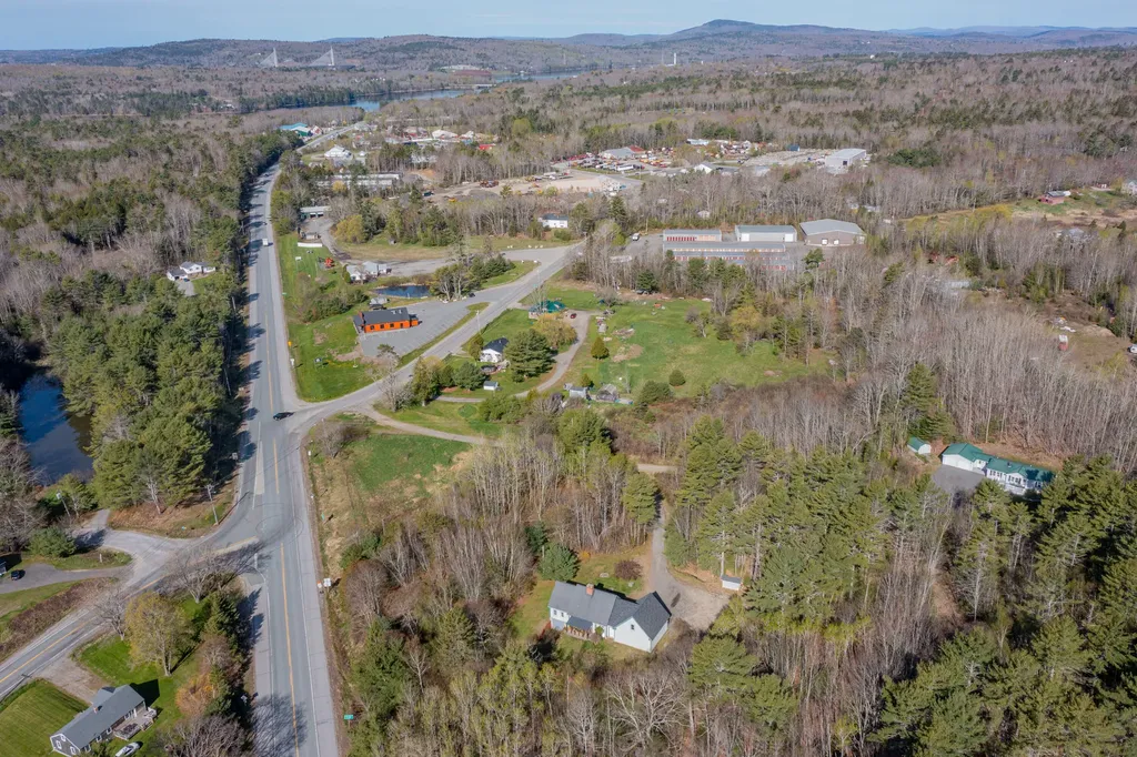 15 Castaway Drive Orland ME 04472