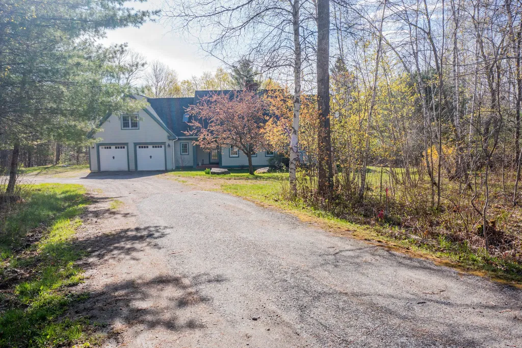 15 Castaway Drive Orland ME 04472