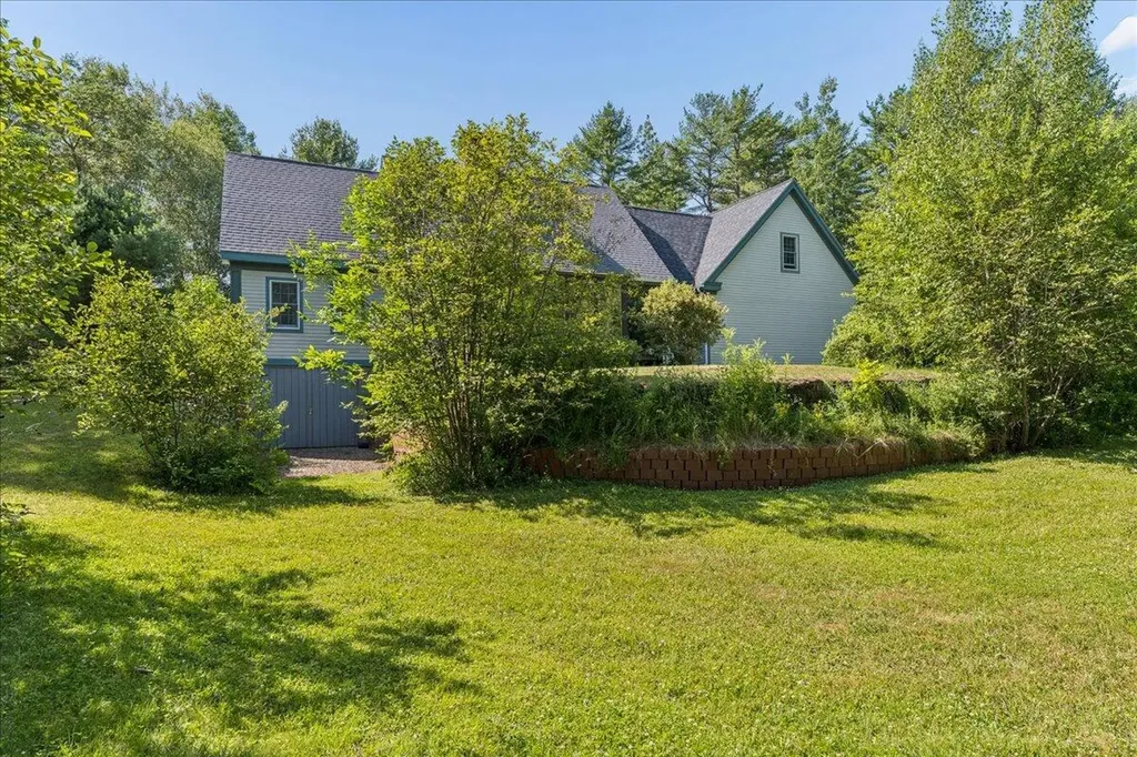 15 Castaway Drive Orland ME 04472