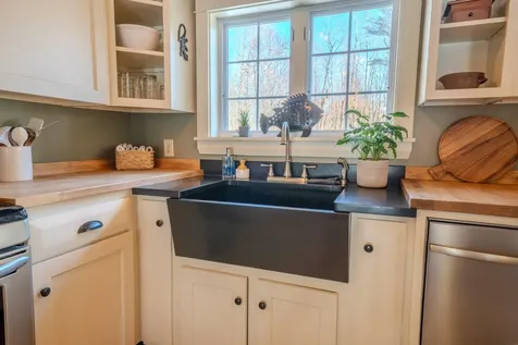 15 Castaway Drive Orland ME 04472