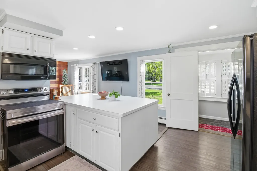560 W Auburn Road Auburn ME 04210