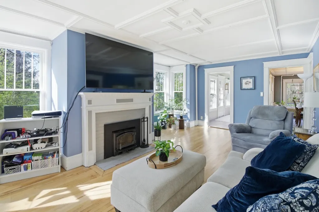 560 W Auburn Road Auburn ME 04210