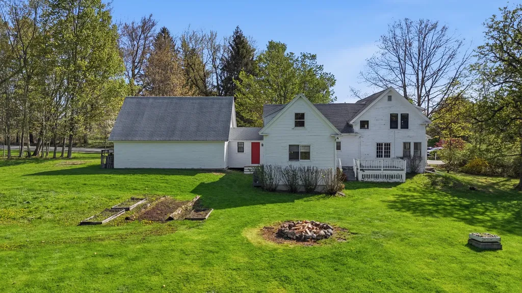 560 W Auburn Road Auburn ME 04210