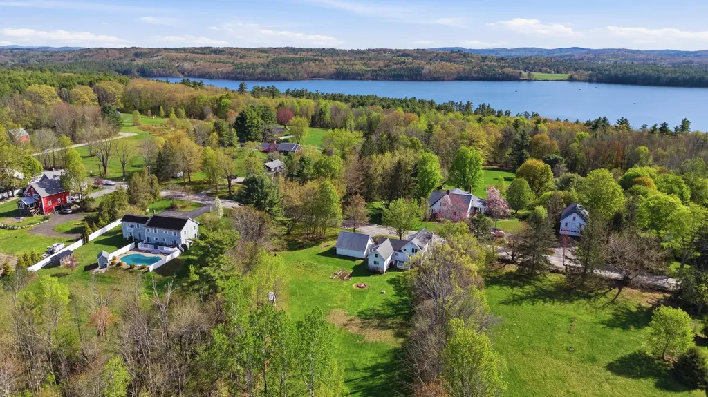 560 W Auburn Road Auburn ME 04210