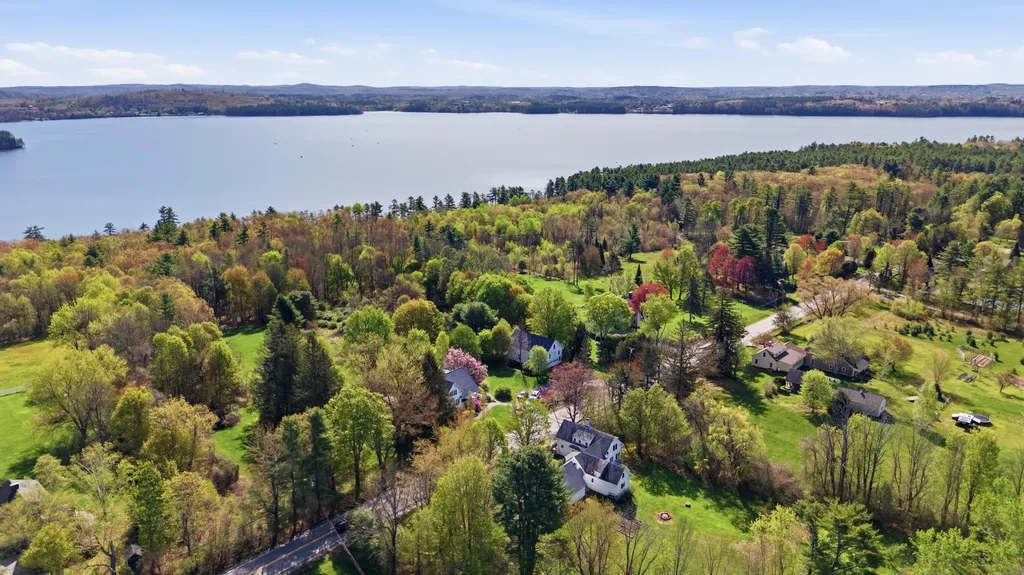 560 W Auburn Road Auburn ME 04210