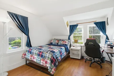 560 W Auburn Road Auburn ME 04210