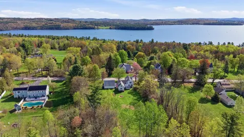 560 W Auburn Road Auburn ME 04210