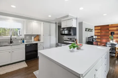 560 W Auburn Road Auburn ME 04210