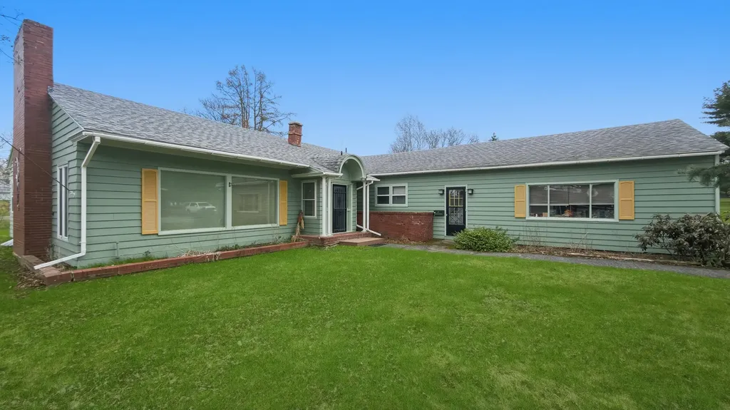 19 Macarthur Avenue Caribou ME 04736