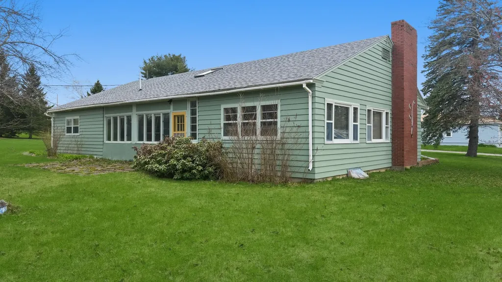 19 Macarthur Avenue Caribou ME 04736