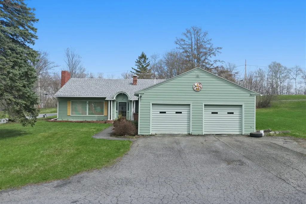 19 Macarthur Avenue Caribou ME 04736