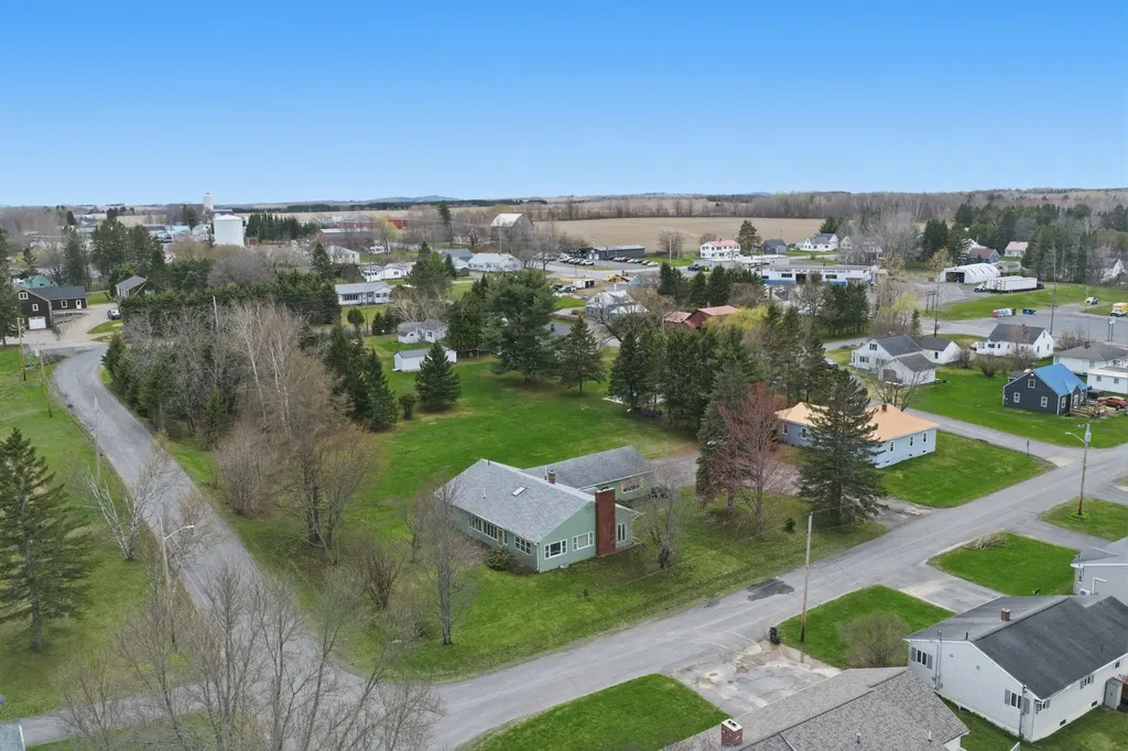 19 Macarthur Avenue Caribou ME 04736