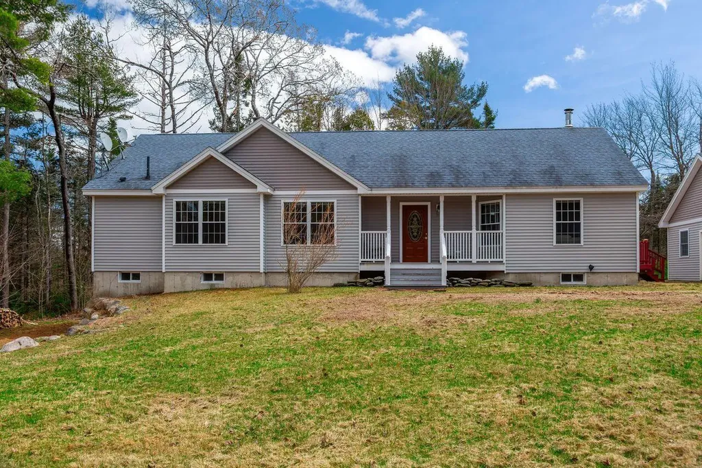 25 Kennel Brook Drive Lamoine ME 04605
