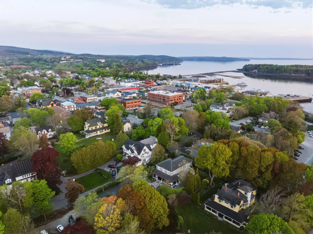 20 Albert Meadow Bar Harbor ME 04609
