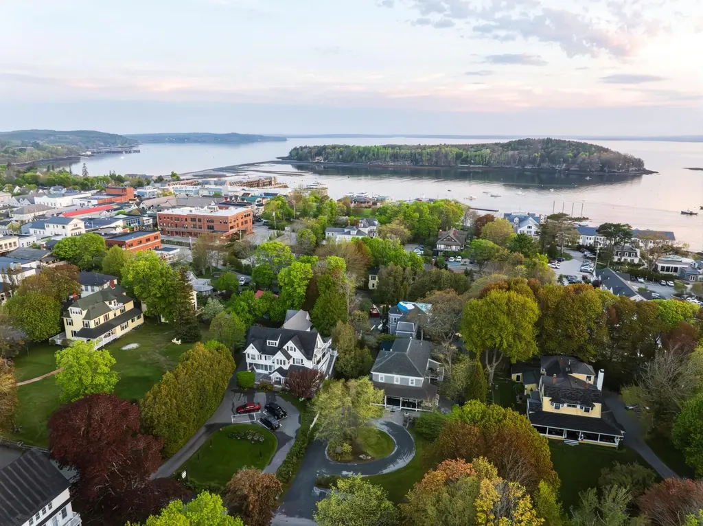 20 Albert Meadow Bar Harbor ME 04609