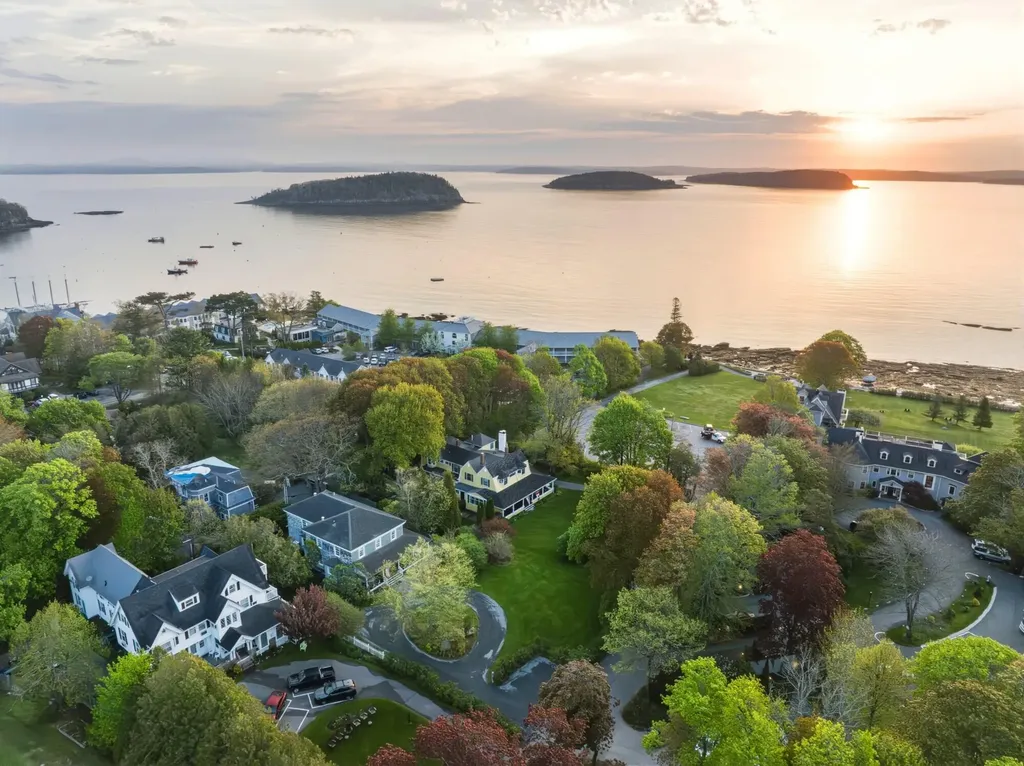 20 Albert Meadow Bar Harbor ME 04609