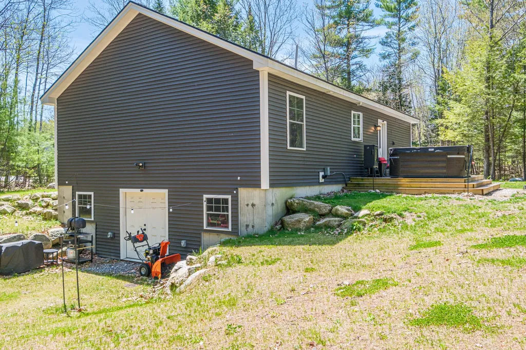 14 Jameson Drive Bridgton ME 04009