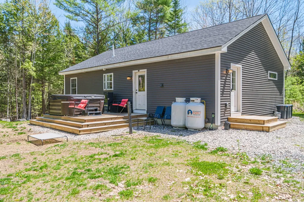 14 Jameson Drive Bridgton ME 04009