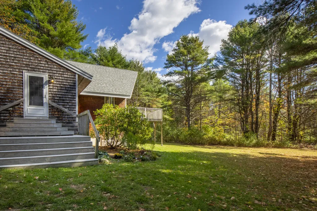 138 Cross Point Road Edgecomb ME 04556
