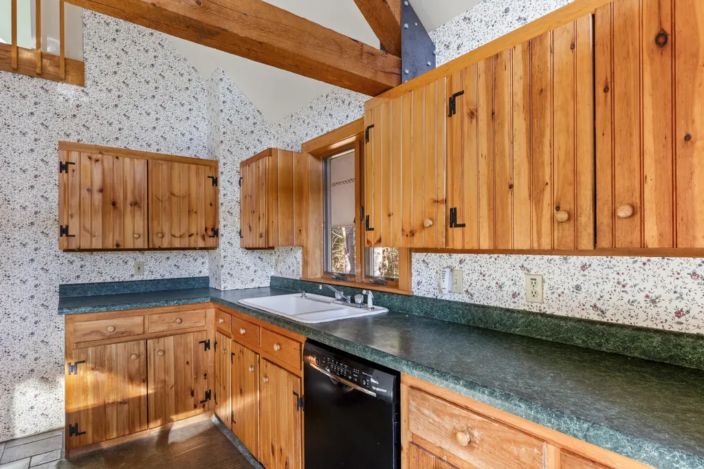 138 Cross Point Road Edgecomb ME 04556