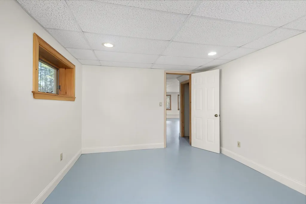 138 Cross Point Road Edgecomb ME 04556
