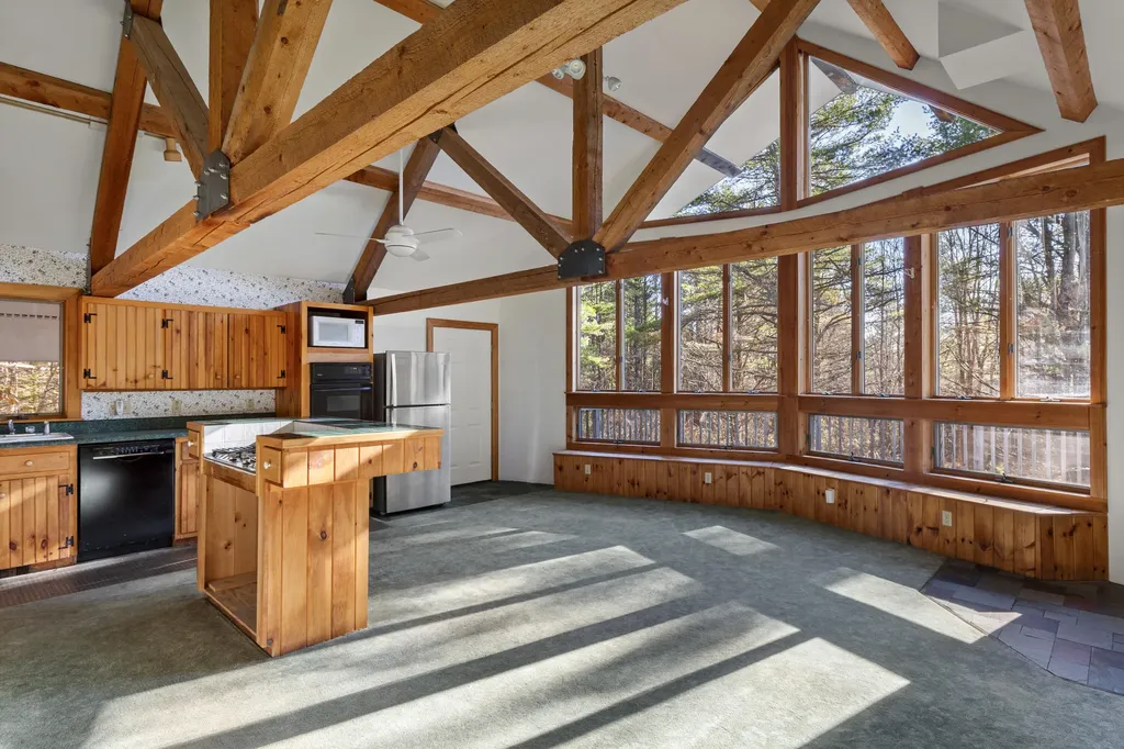 138 Cross Point Road Edgecomb ME 04556
