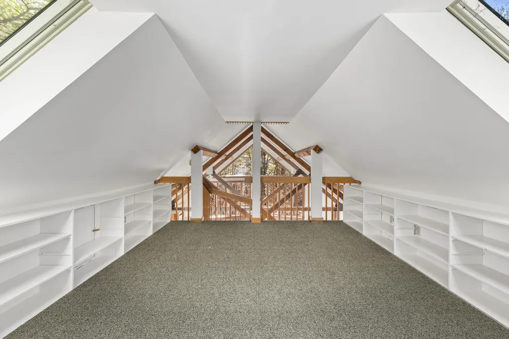 138 Cross Point Road Edgecomb ME 04556