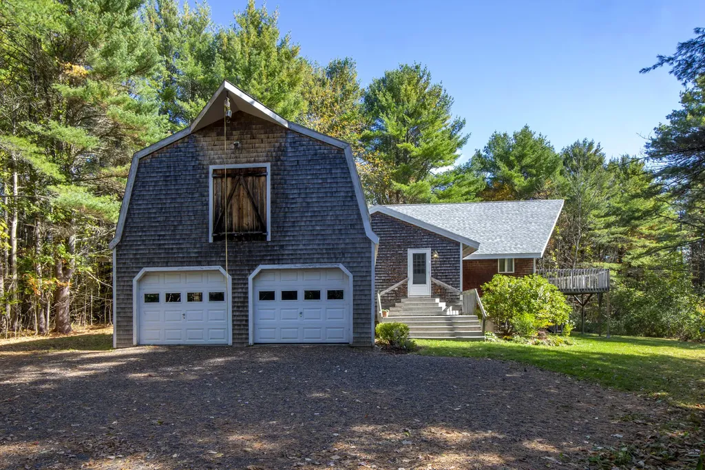 138 Cross Point Road Edgecomb ME 04556
