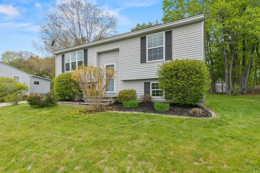 20 Willowdale Drive Gorham ME 04038