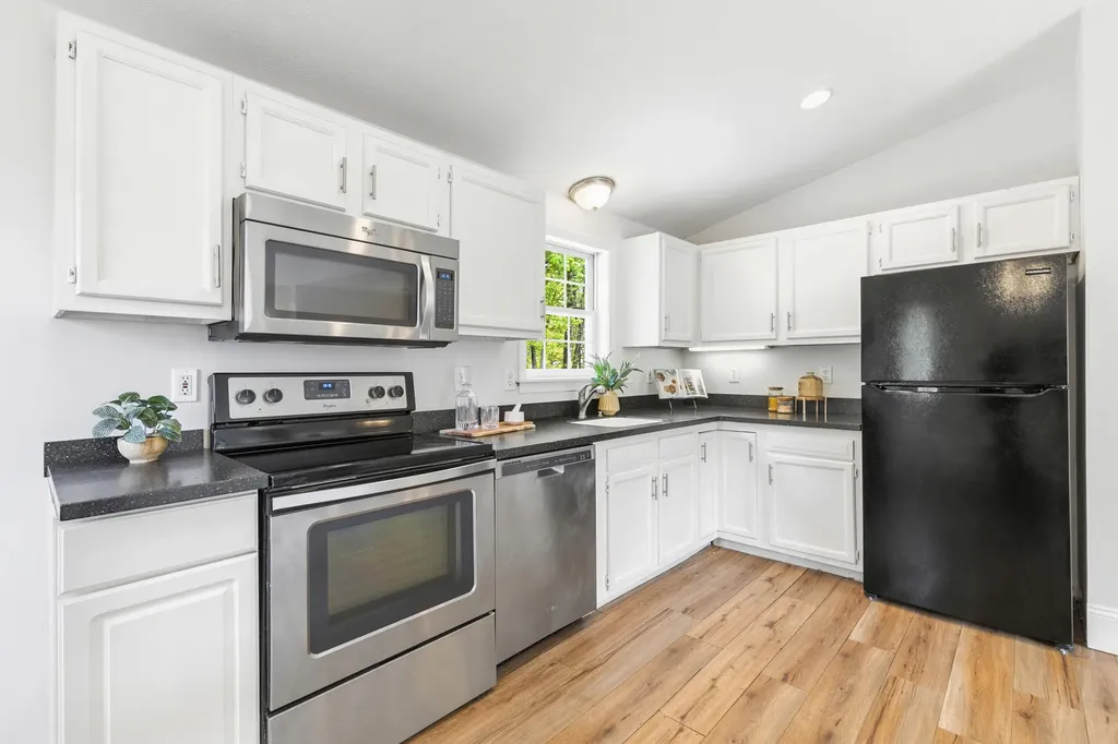 20 Willowdale Drive Gorham ME 04038