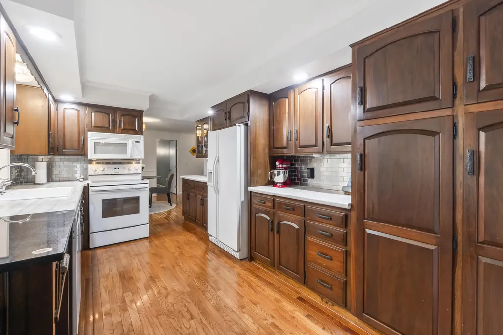 64 Candlewood Lane Wells ME 04090