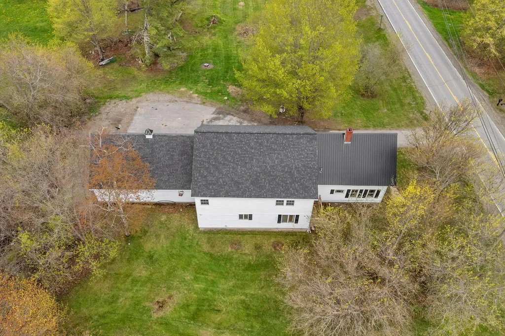 417 Main Road Bradford ME 04410
