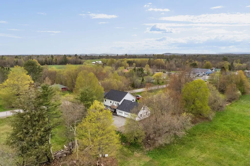 417 Main Road Bradford ME 04410