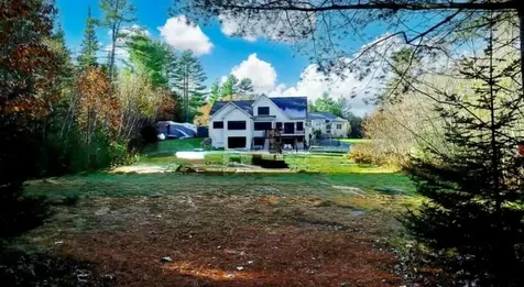 30 Woodhaven Drive Lewiston ME 04240