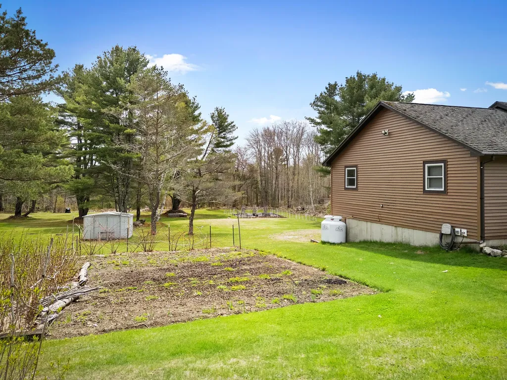 2959 Camden Road Warren ME 04864