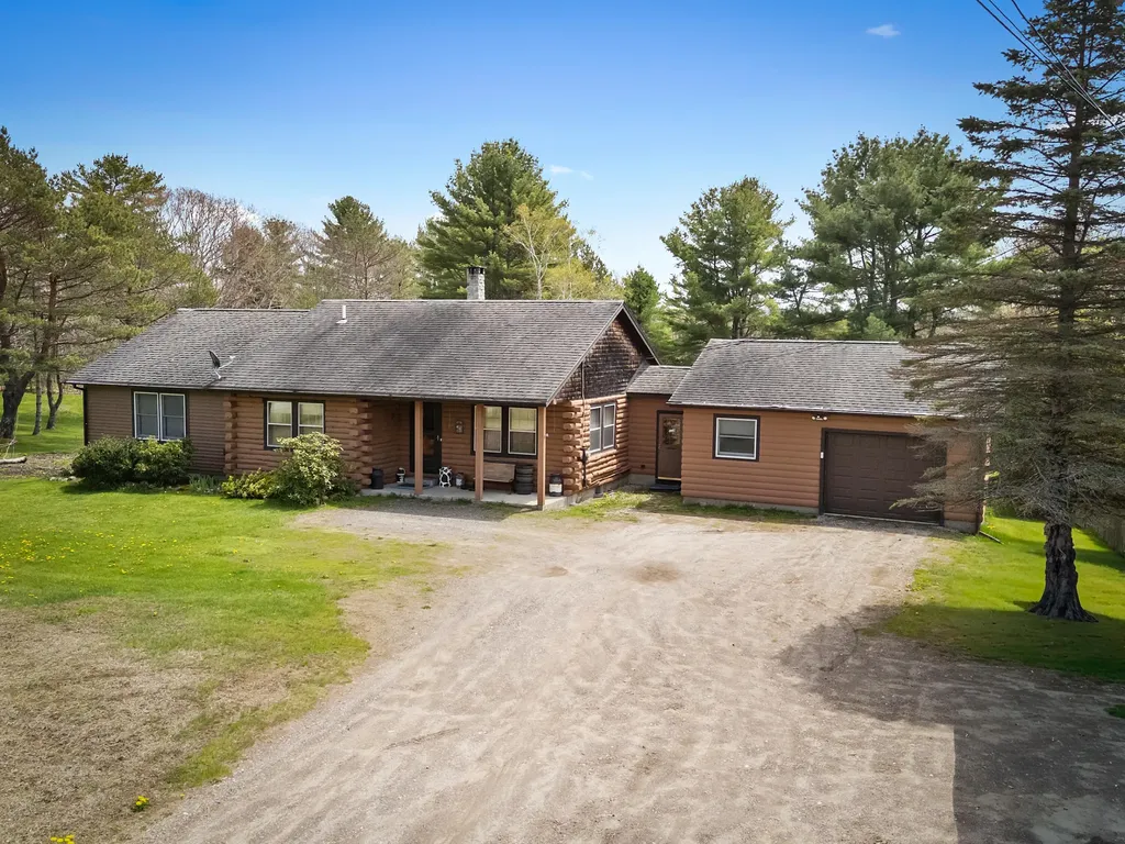 2959 Camden Road Warren ME 04864