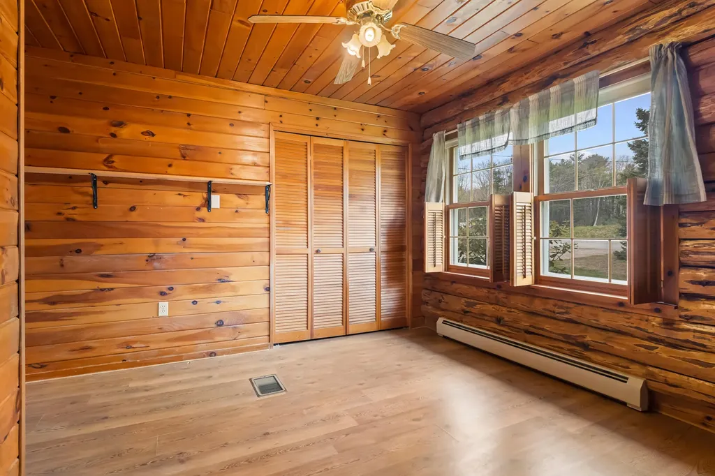 2959 Camden Road Warren ME 04864