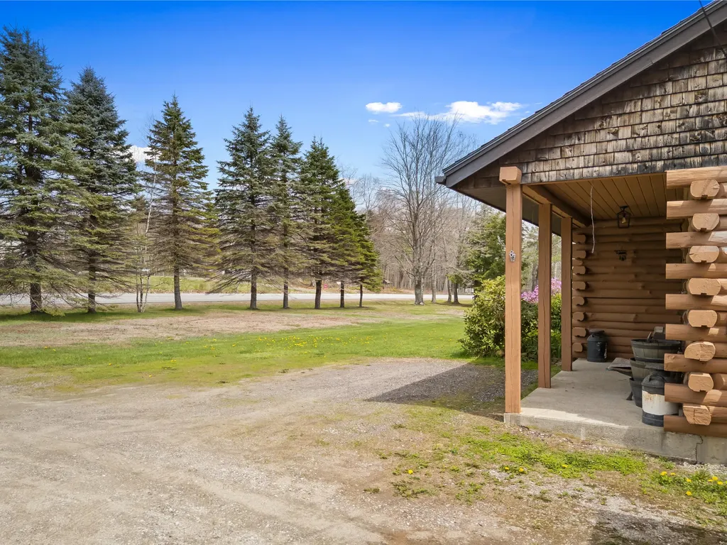 2959 Camden Road Warren ME 04864