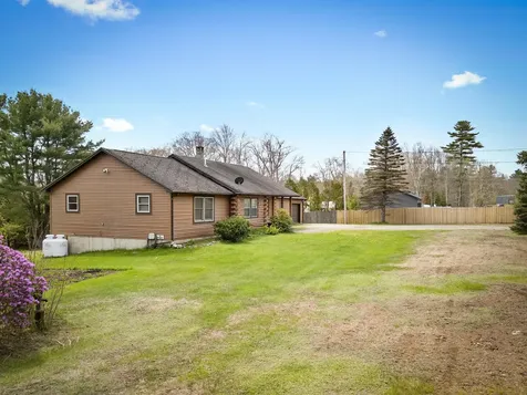 2959 Camden Road Warren ME 04864