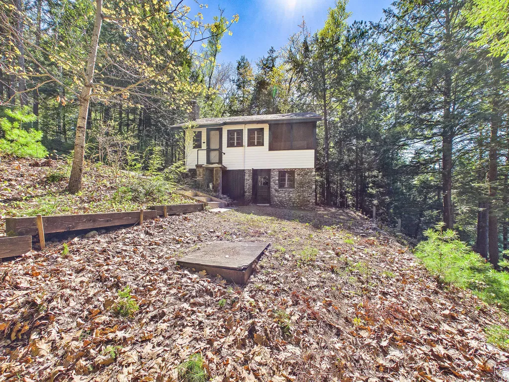 587 Scenic Drive E Manchester ME 04351