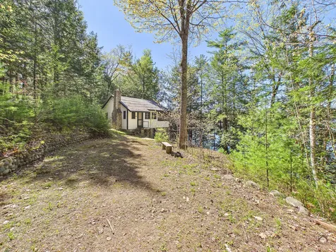 587 Scenic Drive E Manchester ME 04351