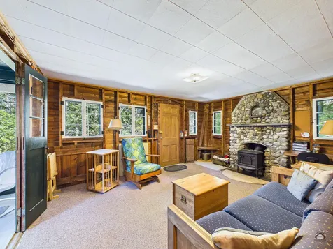 587 Scenic Drive E Manchester ME 04351